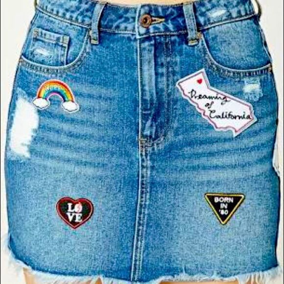 Forever 21 denim skirt w/patches and raw hem - Picture 1 of 4